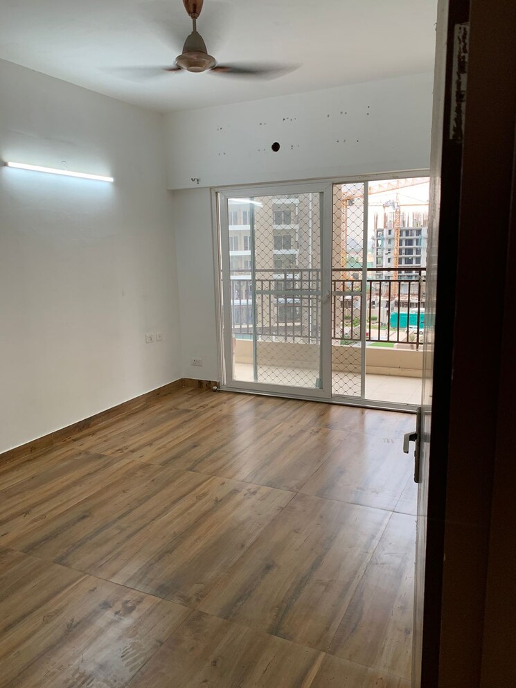 Room, mahagun-moderne 3 Bedroom 2120 Sq.Ft. Apartment In Sector 78 Noida 9863393