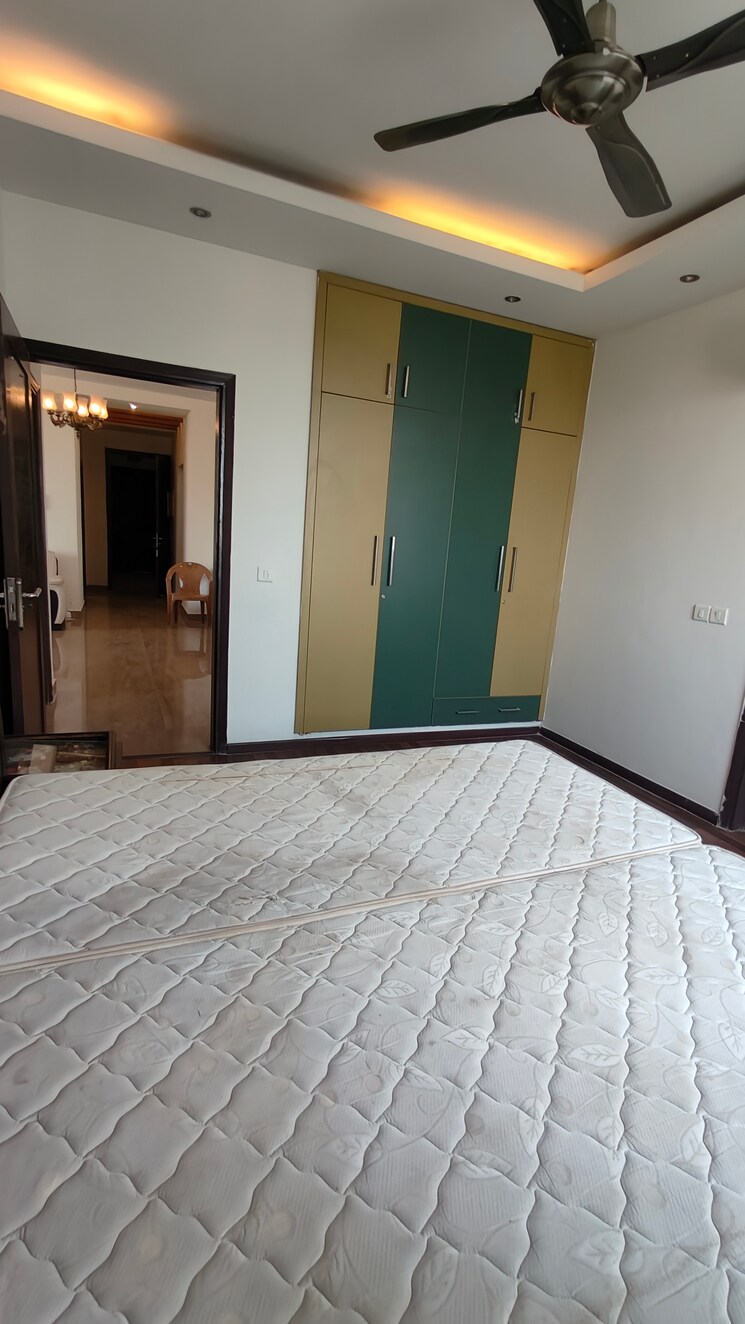 Room, phullanwal 3 Bedroom 1800 Sq.Ft. Apartment In Phullanwal Ludhiana 9863684