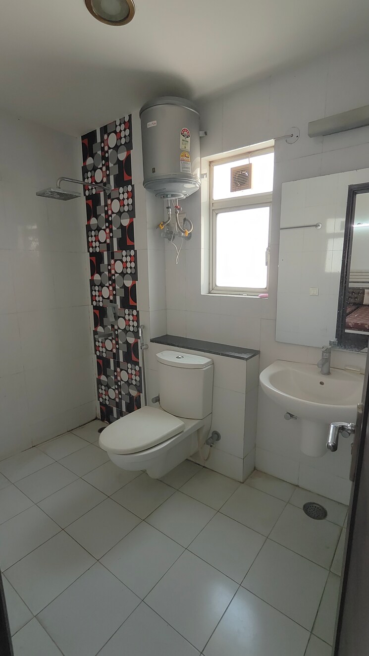 Bathroom, phullanwal 3 Bedroom 1800 Sq.Ft. Apartment In Phullanwal Ludhiana 9863684