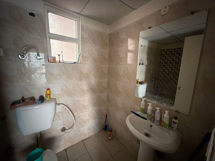 Bathroom, gaur-yamuna-city-16th-park-view 3 Bedroom 1450 Sq.Ft. Apartment In Gaur Yamuna City Greater Noida 9864119