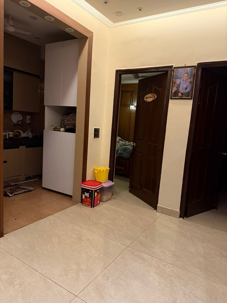 Room, dwarika-raj-garden-city 4 Bedroom 240 Sq.Yd. Apartment In Raj Nagar Extension Ghaziabad 9867096