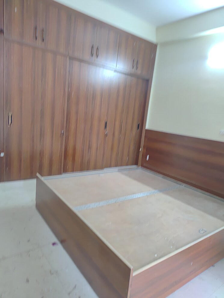 Cover Image, rwa-apartments-sector-50 3 Bedroom 162 Sq.Mt. Builder Floor In Sector 50 Noida 9868117