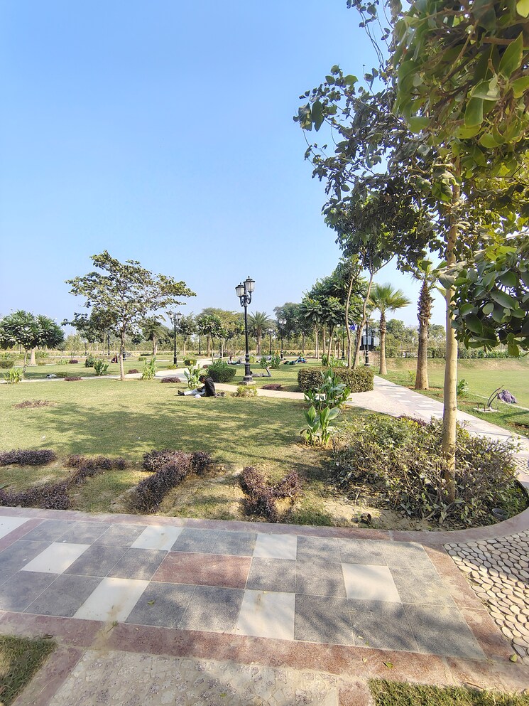 Garden, sector 97  1026 Sq.Ft. Plot In Sector 97 Faridabad 9378214