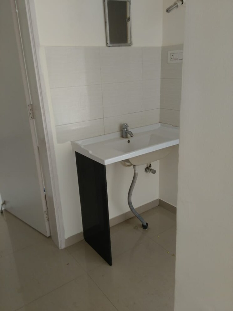 Bathroom, loharuka-green-city 2 Bedroom 950 Sq.Ft. Apartment In Hadapsar Pune 9868459