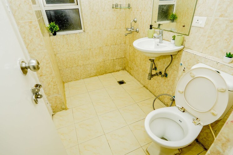 Bathroom, sare-crescent-parc 3 Bedroom 1326 Sq.Ft. Apartment In Sector 92 Gurgaon 9868461