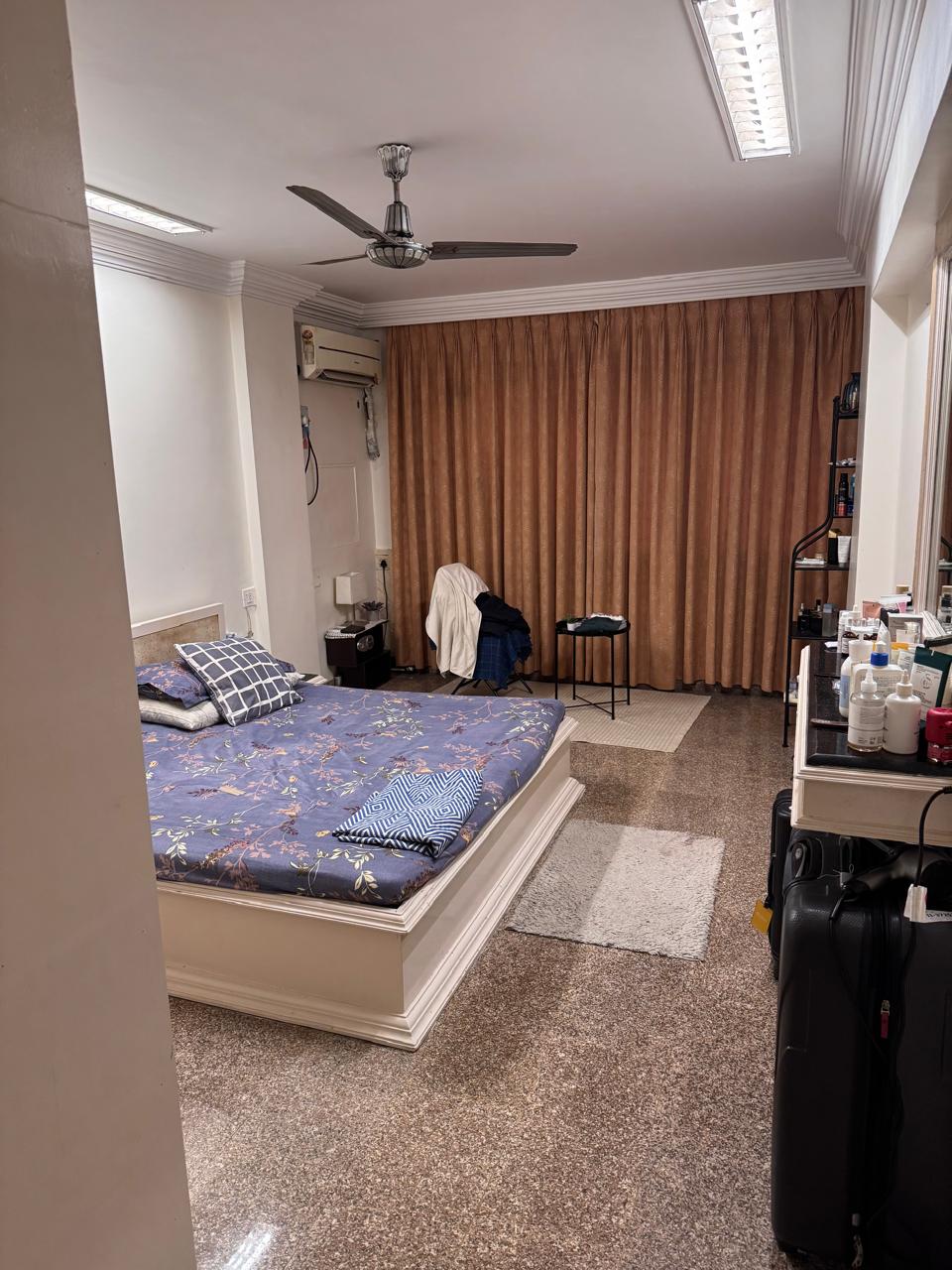 2 BHK + Study Room Apartment For Rent in Royal Court CHS Bandra