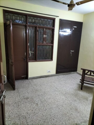 Room in 3 BHK Apartment at Dwarka – for Rent