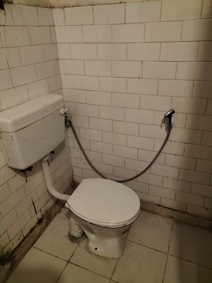 Bathroom, dwarka 3 Bedroom 1600 Sq.Ft. Apartment In Dwarka Delhi 9869216