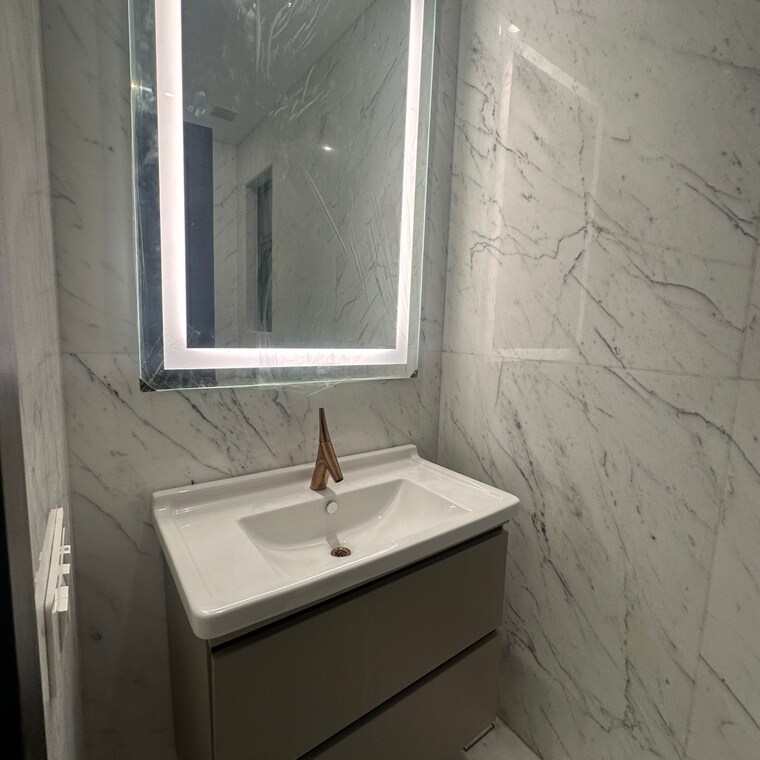 Bathroom, m3m-trump-tower 4 Bedroom 4550 Sq.Ft. Apartment In Sector 65 Gurgaon 9869299