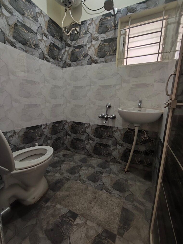 Bathroom, kodihalli 1 RK 350 Sq.Ft. Independent House In Kodihalli Bangalore 9869380