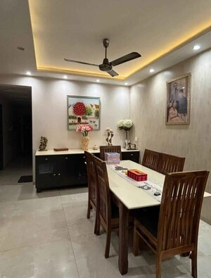 Kitchen in 4 BHK Apartment at DLF Oakwood Estate, Dlf Phase ii – for Rent