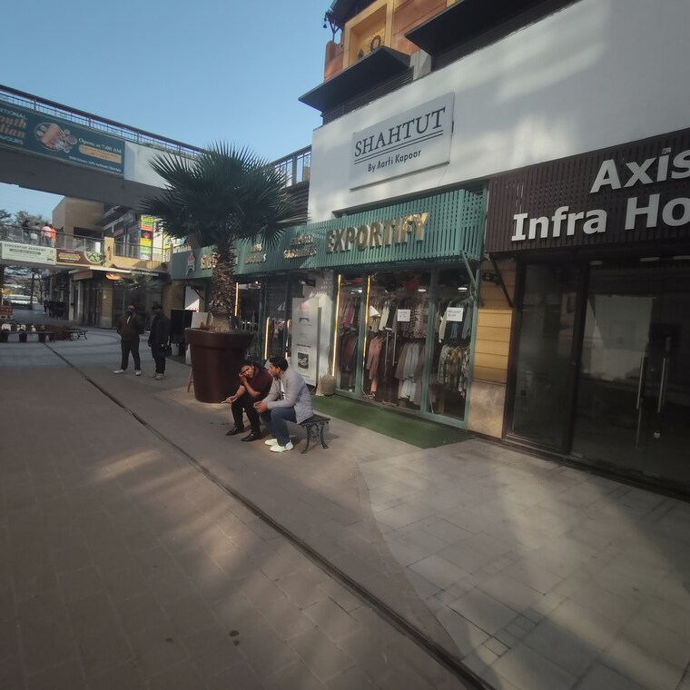  Parking, m3m-urbana Commercial Shop 1385 Sq.Ft. In Sector 67 Gurgaon 9869636