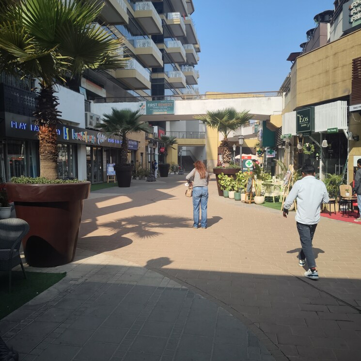  Parking, m3m-urbana Commercial Shop 1385 Sq.Ft. In Sector 67 Gurgaon 9869636