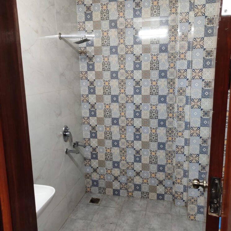 Bathroom, sector 105 2 Bedroom 800 Sq.Ft. Independent House In Sector 105 Noida 9869647