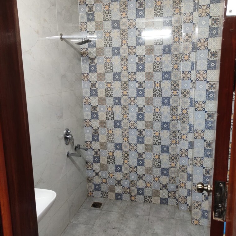Bathroom, sector 105 2 Bedroom 800 Sq.Ft. Independent House In Sector 105 Noida 9869647