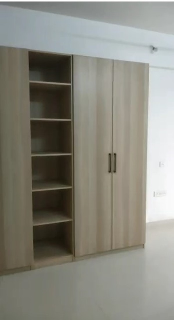 Bedroom in 4 BHK Apartment at Safal Nav Parmanu CHS, Chembur – for Rent