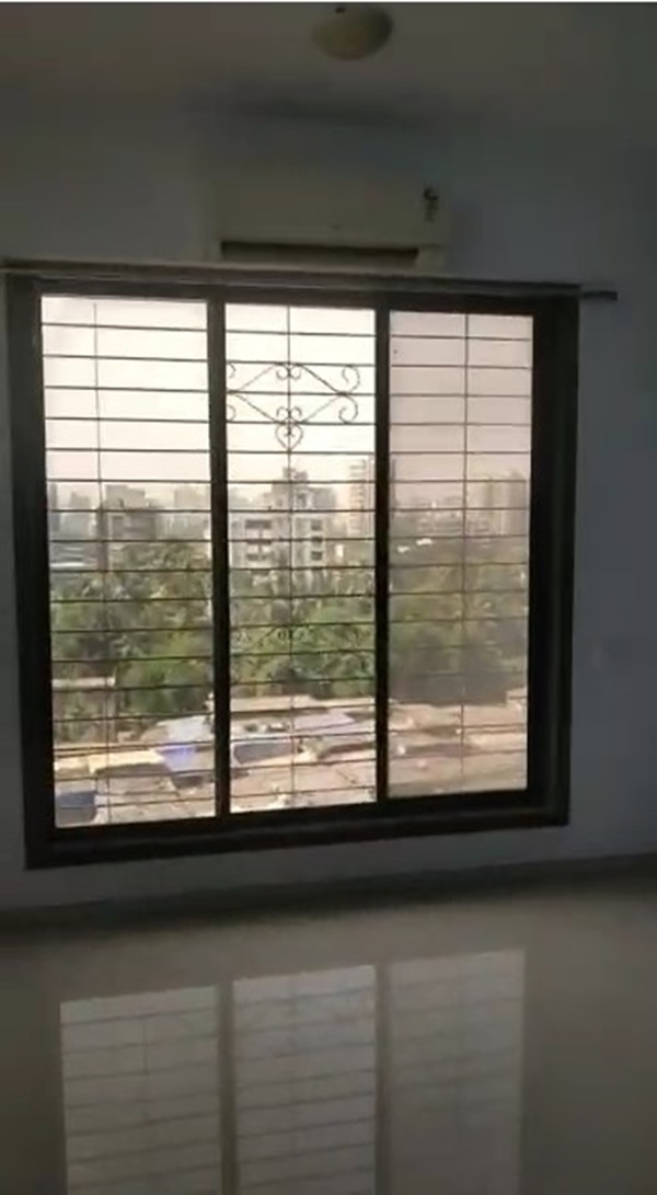 Bedroom in 4 BHK Apartment at Safal Nav Parmanu CHS, Chembur – for Rent