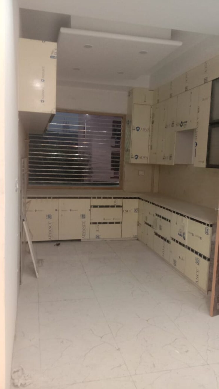Kitchen, avantika colony 3.5 Bedroom 240 Sq.Yd. Builder Floor In Avantika Colony Ghaziabad 9870096