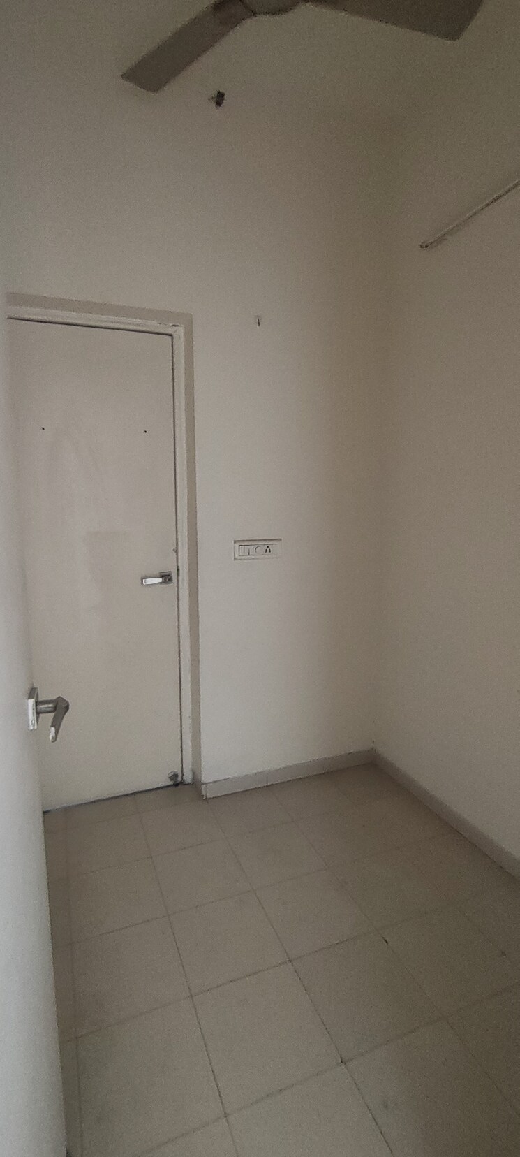 Room, emaar-the-palm-drive-the-sky-terraces 3.5 Bedroom 2200 Sq.Ft. Apartment In Sector 66 Gurgaon 9870327