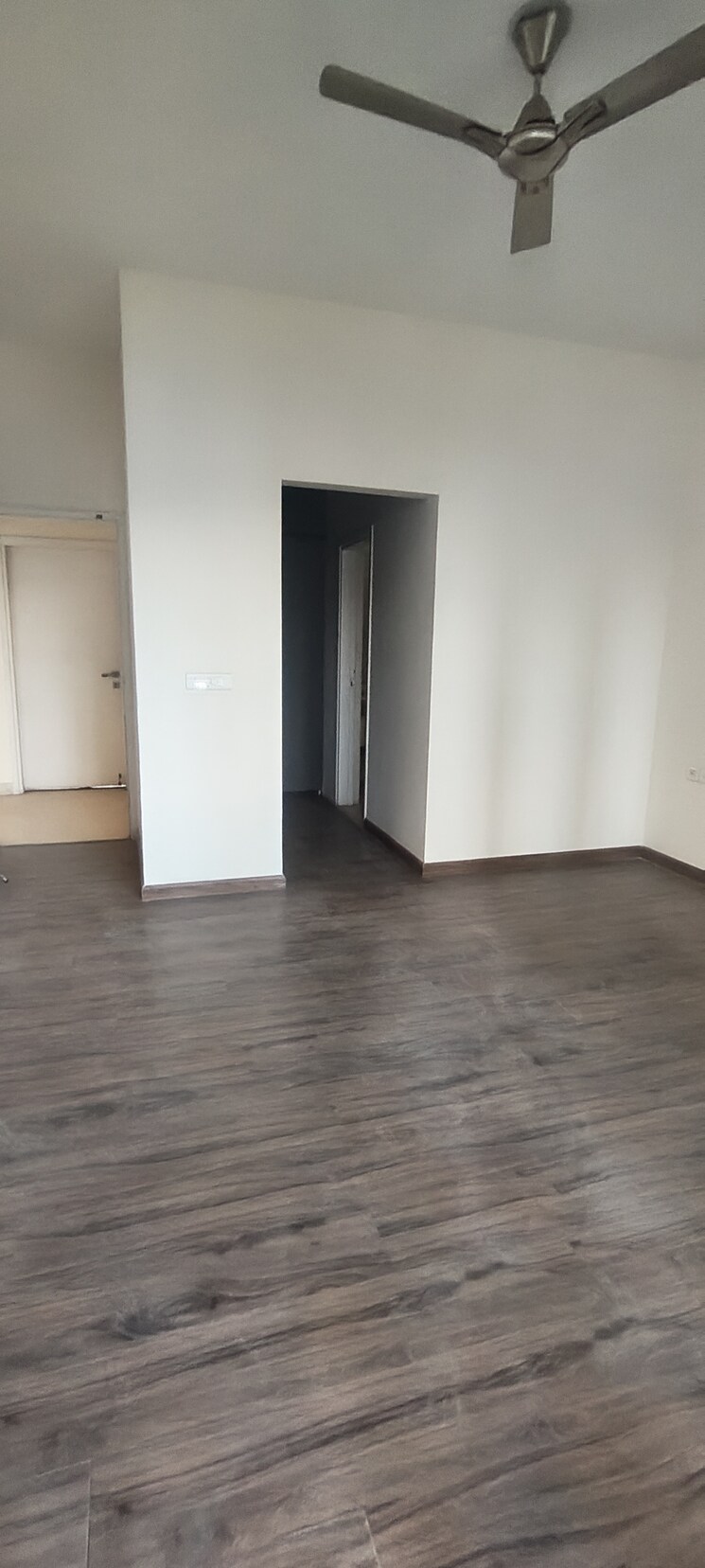 Room, emaar-the-palm-drive-the-sky-terraces 3.5 Bedroom 2200 Sq.Ft. Apartment In Sector 66 Gurgaon 9870327