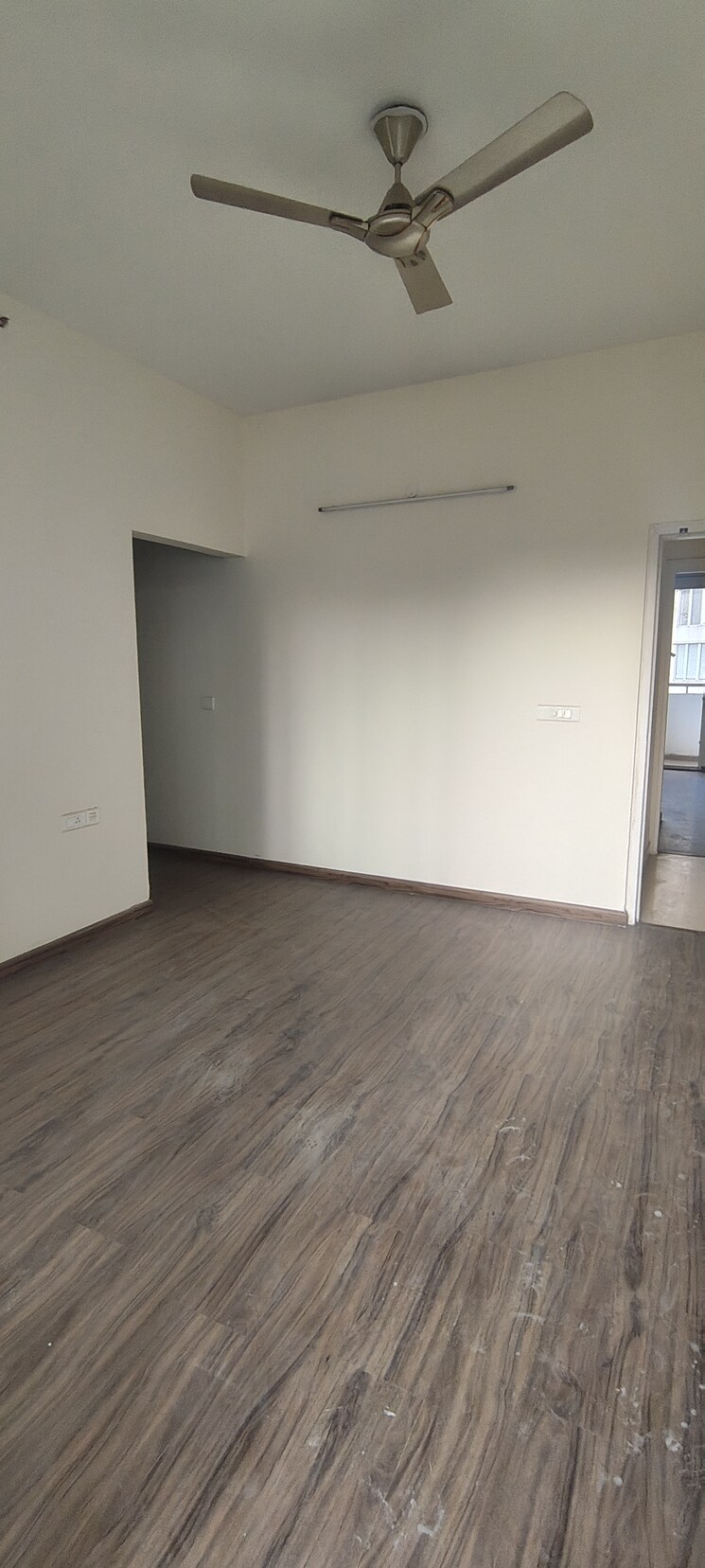 Room, emaar-the-palm-drive-the-sky-terraces 3.5 Bedroom 2200 Sq.Ft. Apartment In Sector 66 Gurgaon 9870327