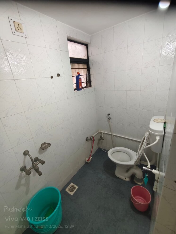 Bathroom, kumar-padmalaya 2 Bedroom 950 Sq.Ft. Apartment In Aundh Pune 9870850