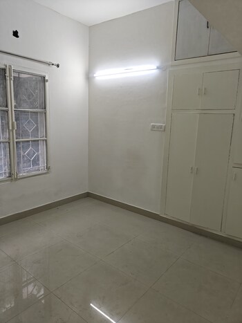 3 BHK Flat for Rent in Ip Extension, Delhi