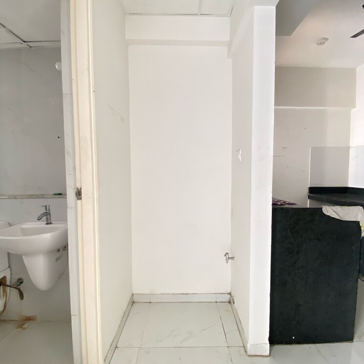 Bathroom, runwal-gardens-phase-i 1 Bedroom 470 Sq.Ft. Apartment In Bhadra Nagar Thane 9872163