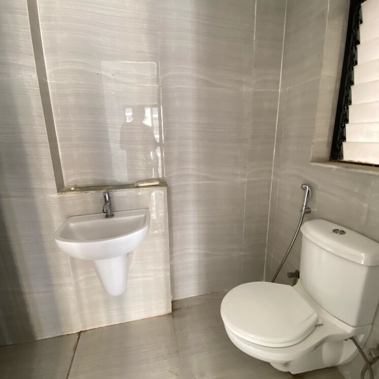 Bathroom, runwal-gardens-phase-i 1 Bedroom 470 Sq.Ft. Apartment In Bhadra Nagar Thane 9872163