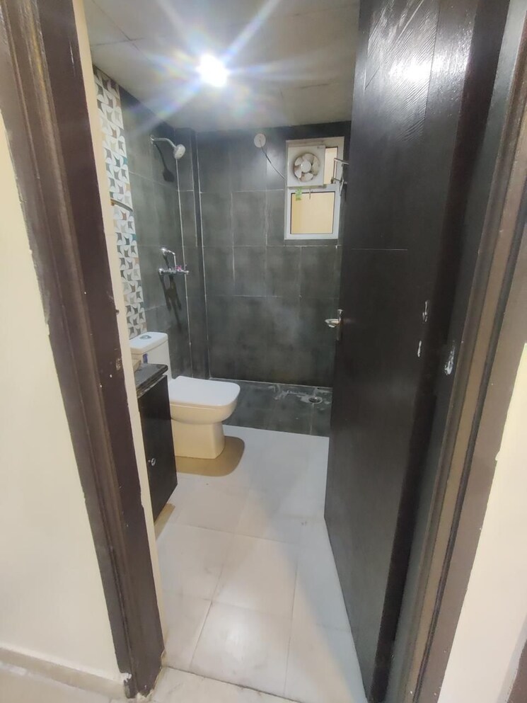 Attached Bathroom, amrapali-crystal-homes 3 Bedroom 2140 Sq.Ft. Apartment In Sector 76 Noida 9849025