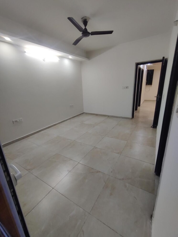 Room, amrapali-crystal-homes 3 Bedroom 2140 Sq.Ft. Apartment In Sector 76 Noida 9849025