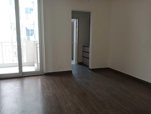 Room in 3 BHK Apartment at Emaar Palm Hills, Sector 77 – for Sale