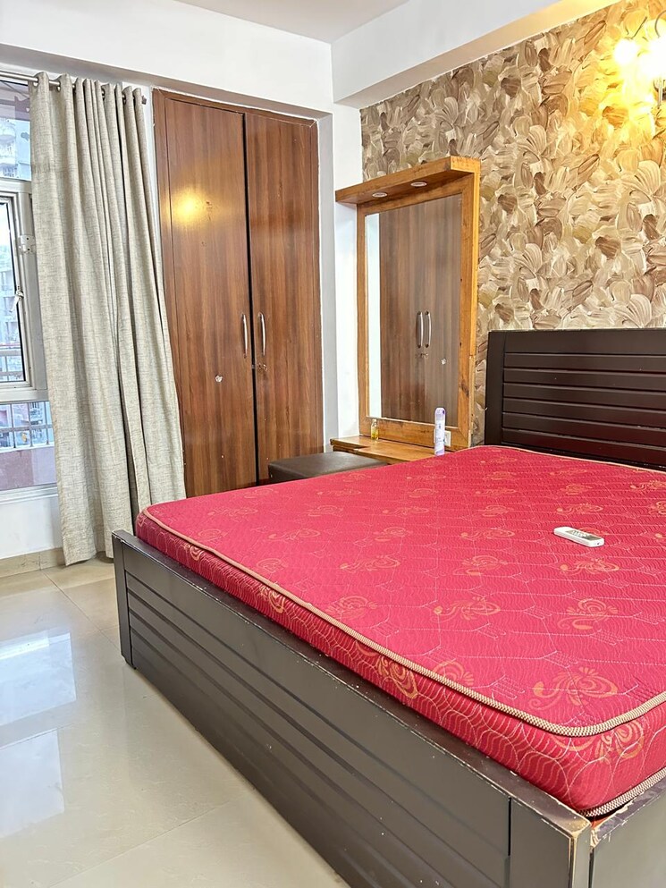 Bedroom, mahagun-moderne 3 Bedroom 1550 Sq.Ft. Apartment In Sector 78 Noida 9875014