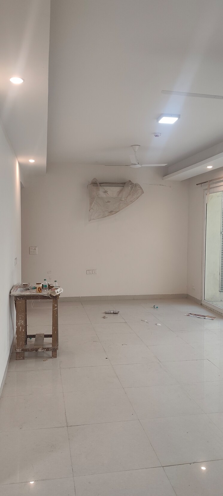 Room, mahagun-meadows 3 Bedroom 1760 Sq.Ft. Apartment In Sector 150 Noida 9877011