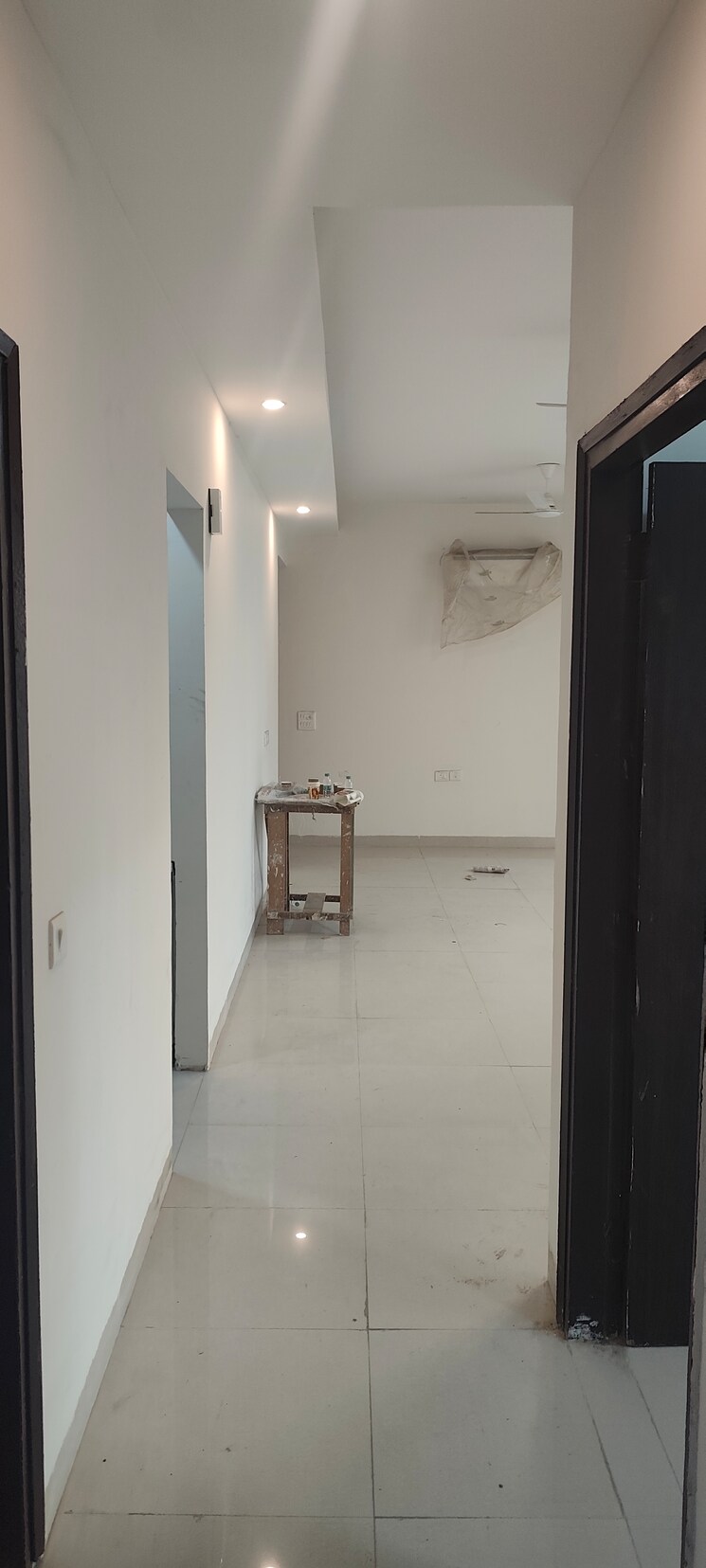 Room, mahagun-meadows 3 Bedroom 1760 Sq.Ft. Apartment In Sector 150 Noida 9877011