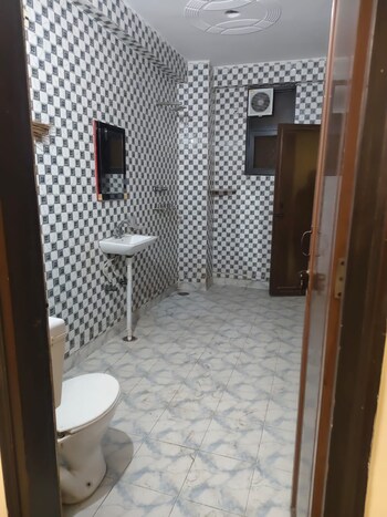 2 BHK Builder Floor for Rent in Pandav Nagar, Delhi