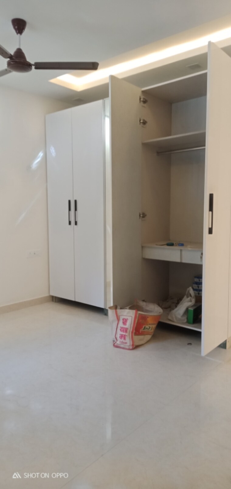 Room, vasant kunj 3 Bedroom 2000 Sq.Ft. Apartment In Vasant Kunj Delhi 9878935