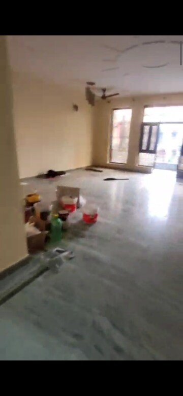 Room in 3 BHK Builder Floor at Sector 37 – for Rent