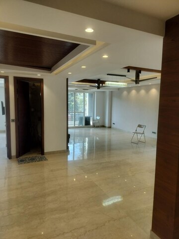 Room in 4 BHK Builder Floor at Vipul Square, Sushant Lok I – for Sale