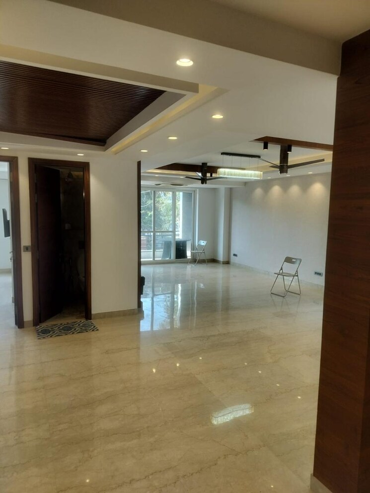 Room, vipul-square 4 Bedroom 1935 Sq.Ft. Builder Floor In Sushant Lok I Gurgaon 9879046