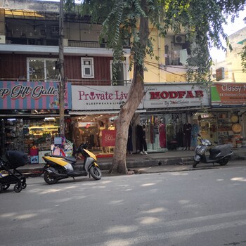 Shop for Rent in Vikas Puri, Delhi