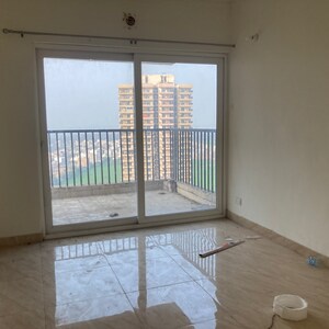 Room in 2 BHK Apartment at Gaur Yamuna City 16th Park View, Sector 19 Yamuna Expressway – for Rent