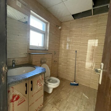 Bathroom in 3 BHK Builder Floor at BPTP Amstoria, Sector 102 – for Rent