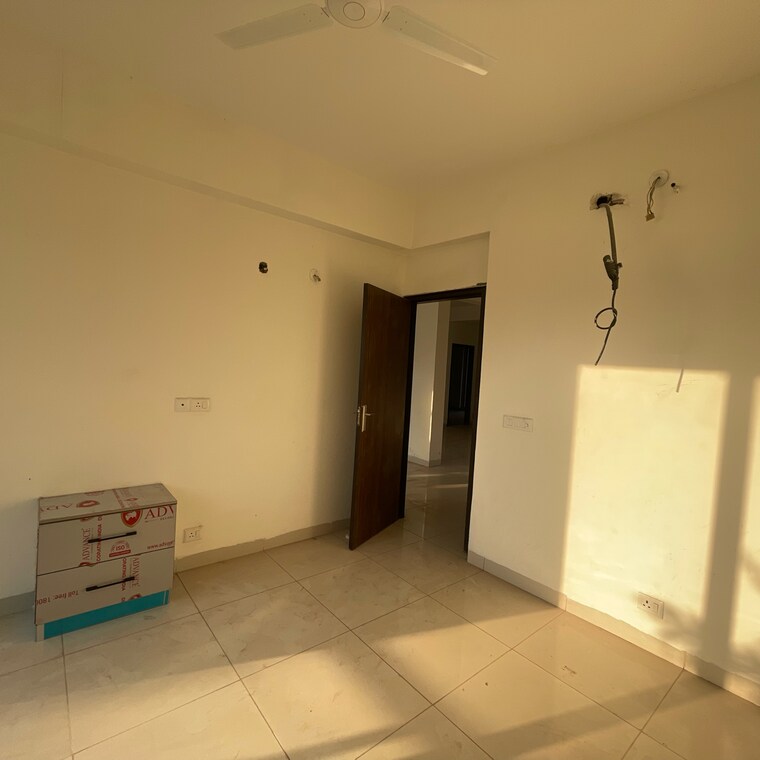 Room, bptp-amstoria 3 Bedroom 2384 Sq.Ft. Builder Floor In Sector 102 Gurgaon 9885091
