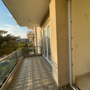 Balcony in 3 BHK Builder Floor at BPTP Amstoria, Sector 102 – for Rent