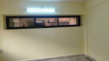 Room in 1 BHK Apartment at Vakola – for Rent