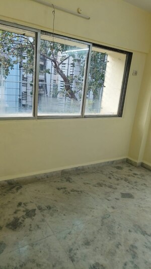 Room in 1 BHK Apartment at Vakola – for Rent