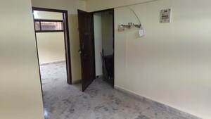 Room in 1 BHK Apartment at Vakola – for Rent