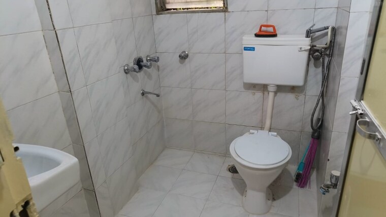 Bathroom, vakola 1 Bedroom 358 Sq.Ft. Apartment In Vakola Mumbai 9886096