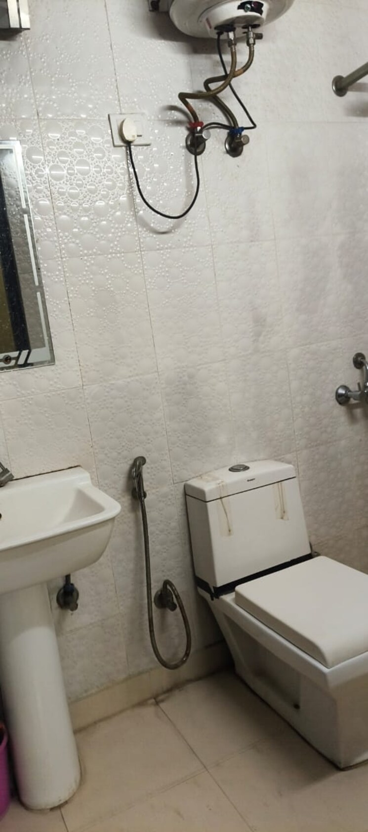 Bathroom, neb sarai 2 Bedroom 850 Sq.Ft. Builder Floor In Neb Sarai Delhi 9887298